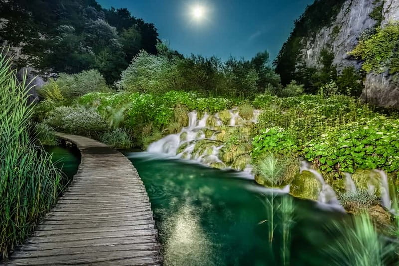 Plitvice Lakes: Guided Walking Tour with Bus and Boat Ride - Why Plitvice Lakes is worth the detour