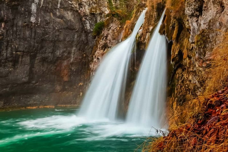Plitvice Lakes: Guided Walking Tour with Bus and Boat Ride - The first two hours on foot