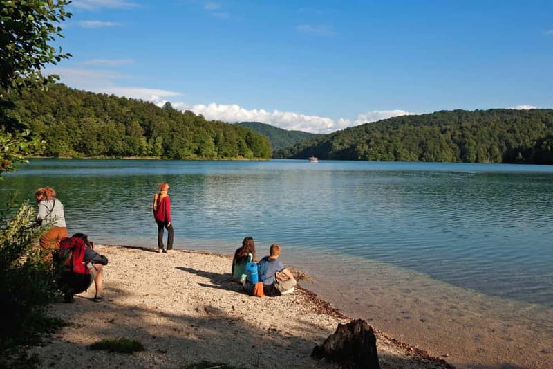 Plitvice Lakes: Guided Walking Tour with Bus and Boat Ride - A second walking section through the park