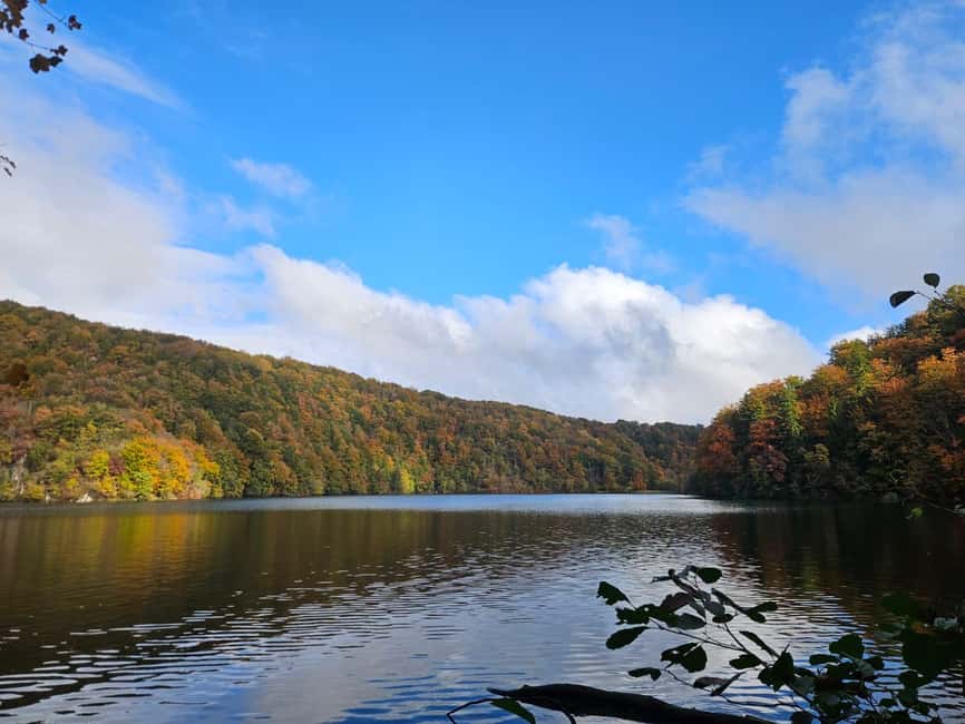 Plitvice: Plitvice Lakes Guided Tour with Boat Ride - What the guide adds to the walk