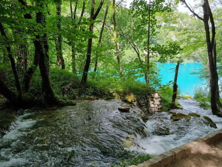 Plitvice: Plitvice Lakes Guided Tour with Boat Ride - Five hours can pass quickly, but plan for real walking