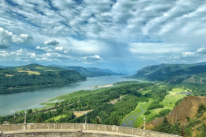 Portland Sightseeing Tour Including Columbia Gorge Waterfalls - Vista House and the first wide Gorge view