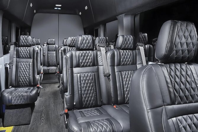 Private Arrival Transfer: Buffalo Niagara Airport to Niagara Falls, Ontario - Choosing between a sedan, SUV, and van