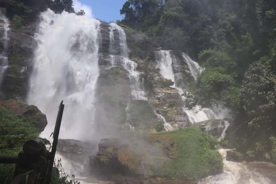Private Day Tour Doi Inthanon With Mae Ya Waterfall - Wachirathan Waterfall, a dramatic first stop