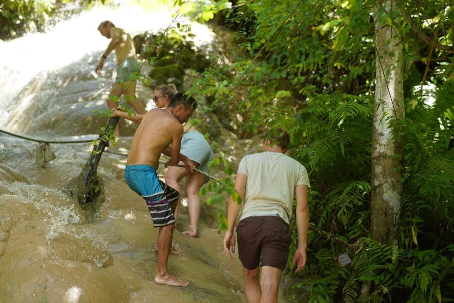 Private Sticky Waterfall & Floating Srilanna National Park - Nam Phu Chet Si and the seven-color fountain