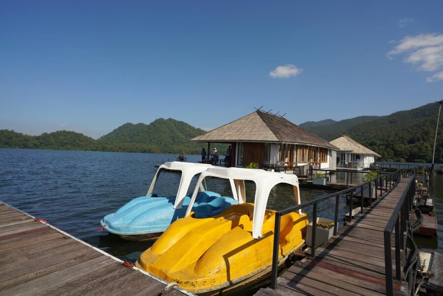 Private Sticky Waterfall & Floating Srilanna National Park - Mountain Float Resort and the floating lunch