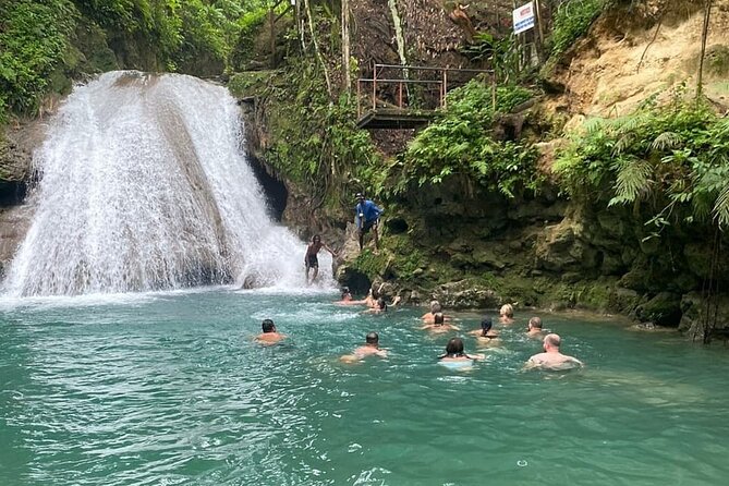 Private Transport to River Tubing or Rafting and Blue Hole combo - Why the private vehicle changes the day