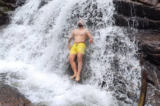 Private Waterfalls and Still Jeep 4x4 6hrs by Jango Paraty - Lunch beside Tarzan Waterfall