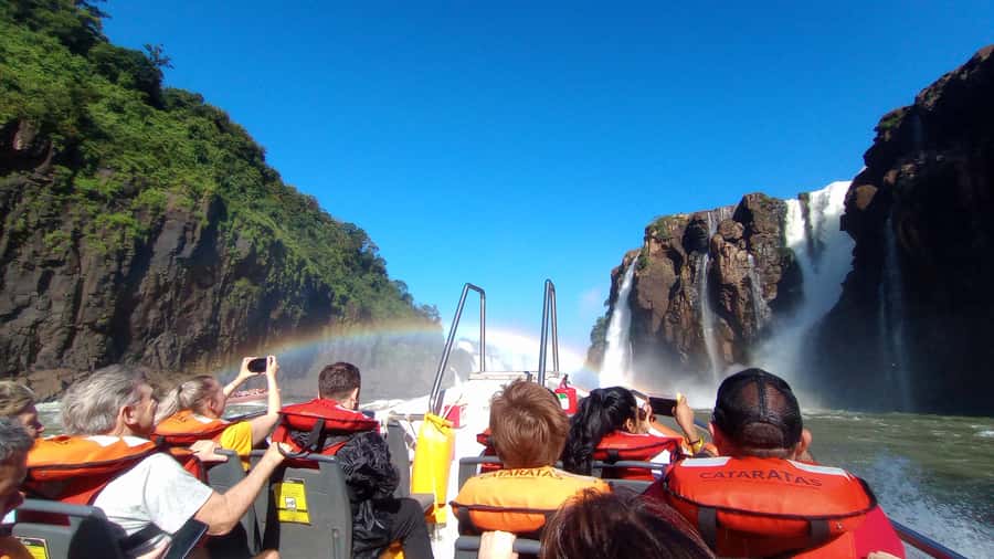 Puerto Iguazu: Argentine Falls & Great Adventure Boat - Devil’s Gorge is the loudest moment on foot