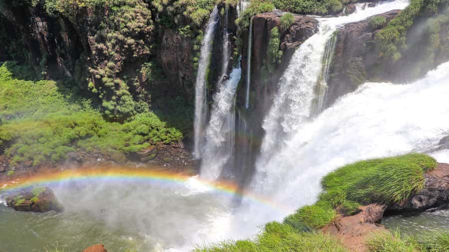 Puerto Iguazu: Argentine Falls & Great Adventure Boat - What the $177 price really covers