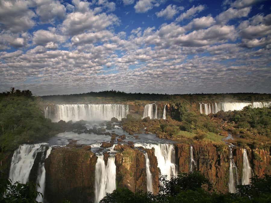 Puerto Iguazú: Brazilian Falls Half-Day Panoramic Tour - Why Brazil is the right side for the grand view