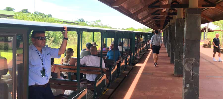 Puerto Iguazu: Iguazu Falls Argentinian Side Full-Day Tour - The Superior Circuit, Open Views Over the Falls