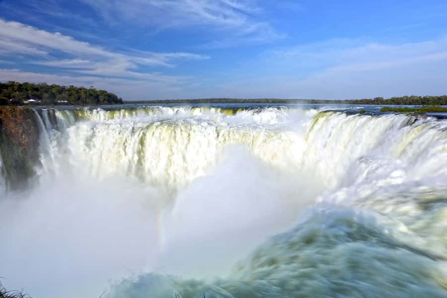 Puerto Iguazu: Iguazu Falls Argentinian Side Full-Day Tour - Getting Your Bearings Before the Trails
