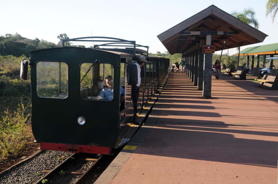 Puerto Iguazu: Iguazu Falls Boat Tour and Gran Aventura - Why the Argentine side makes a strong full-day visit