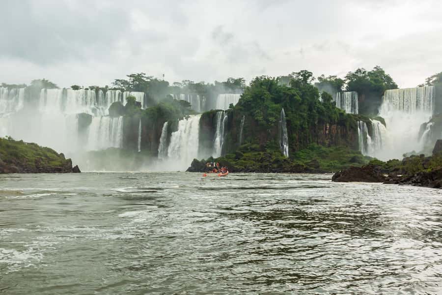 Puerto Iguazu: Iguazu Falls Boat Tour and Gran Aventura - Who should book this experience