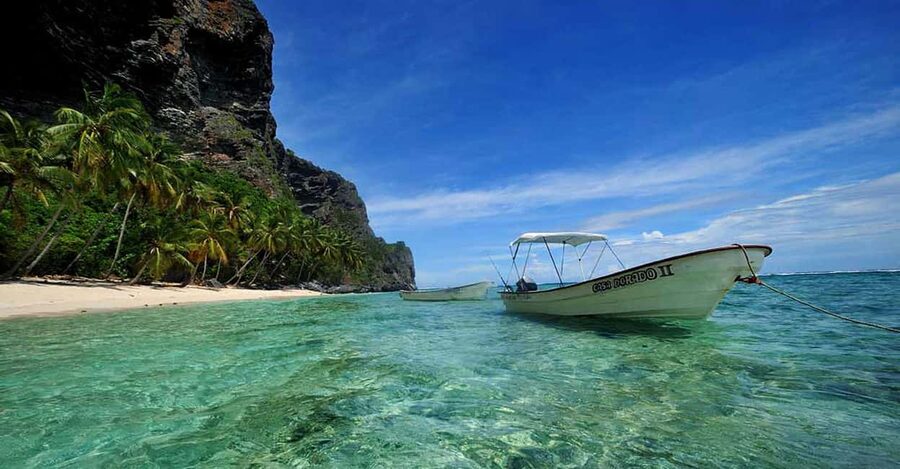 Punta Cana: Cayo Levantado & El Limon Waterfall Tour - Lunch and swimming at Bacardi Island