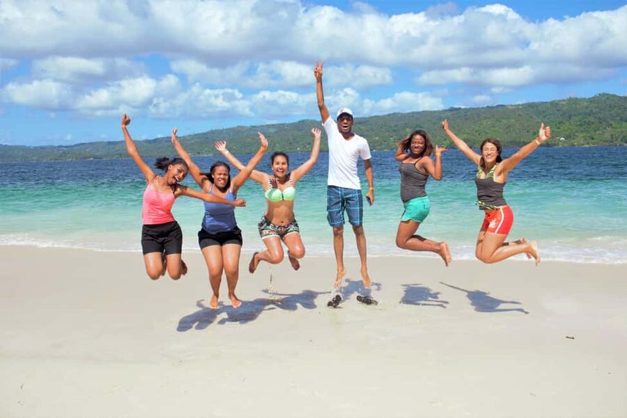 Punta Cana: Cayo Levantado & El Limon Waterfall Tour - Guide quality, organization, and group size