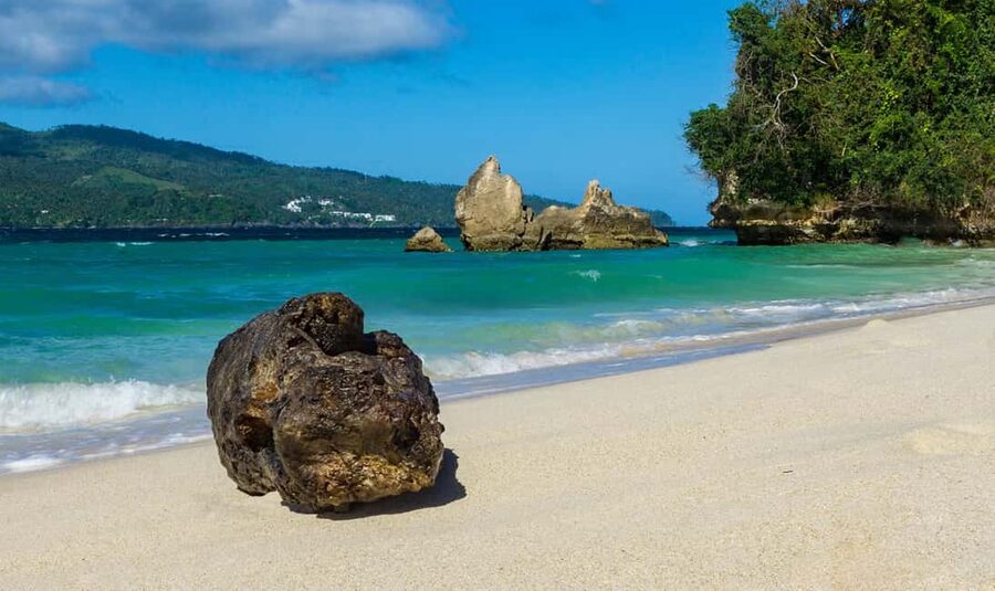 Punta Cana: Samaná Cayo Levantado & El Limón Waterfall Tour - Key points to know before booking
