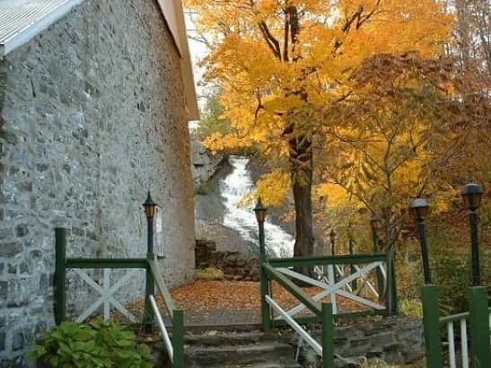 Quebec: City Tour, Montmorency Falls & Île d'Orléans Tour - Why this Quebec City tour works as a first-day introduction