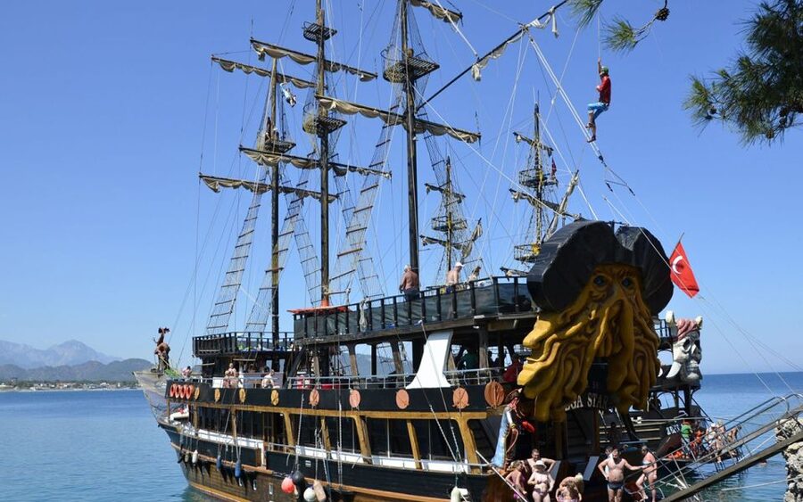 Relax Boat Tour in Antalya with Lunch, Swim & Waterfalls - Relaxing cruise or loud party boat?