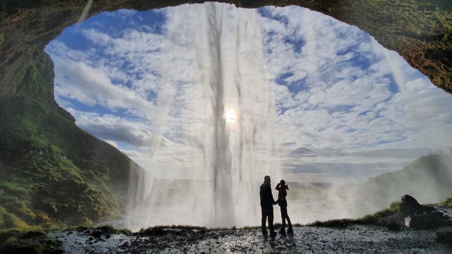 Reykjavík: 2-Day Tour with Icebergs, Glaciers & Waterfalls - Jökulsárlón: the tour’s main event