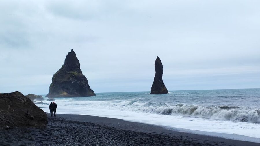 Reykjavík: 2-Day Tour with Icebergs, Glaciers & Waterfalls - Hofskirkja and Fjadrargljufur