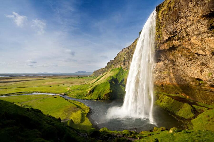 Reykjavík: Golden Circle & Extra Waterfalls Small Group Tour - Walking behind Seljalandsfoss