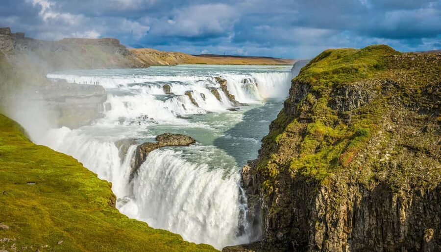 Reykjavík: Golden Circle & Extra Waterfalls Small Group Tour - Kerið and the colors of a volcanic crater