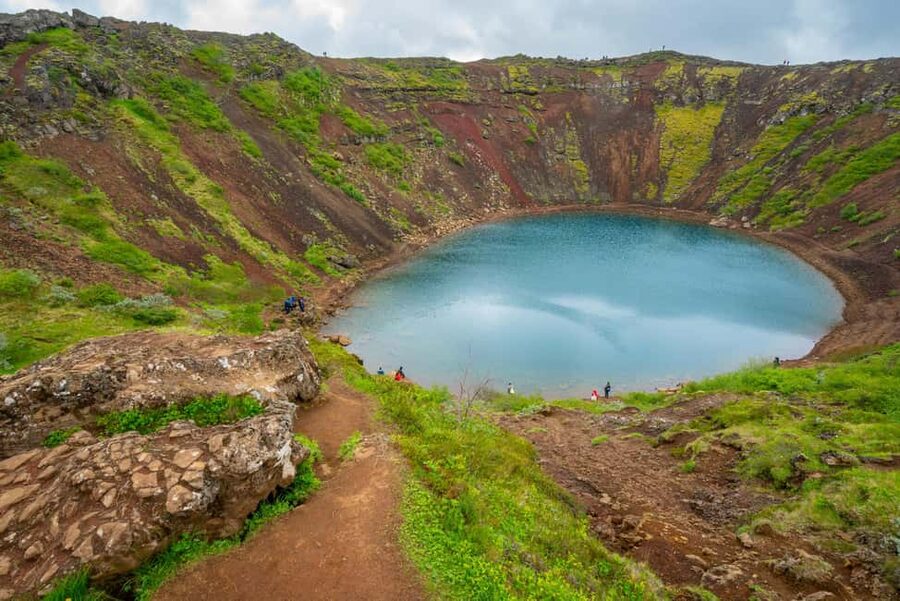 Reykjavík: Golden Circle & Extra Waterfalls Small Group Tour - Þingvellir closes the day with history and geology