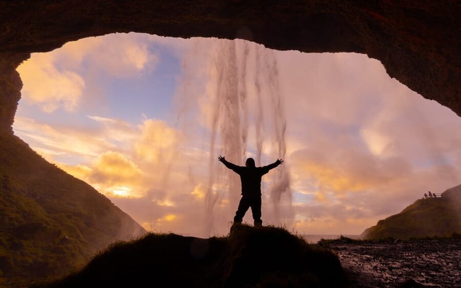 Reykjavík: Iconic Glacier Hike, South Coast & Waterfalls - Seljalandsfoss and Gljúfrabúi on the return route