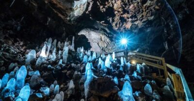 Reykjavik: Lava Cave, Hot Springs, Horses & Waterfalls Tour