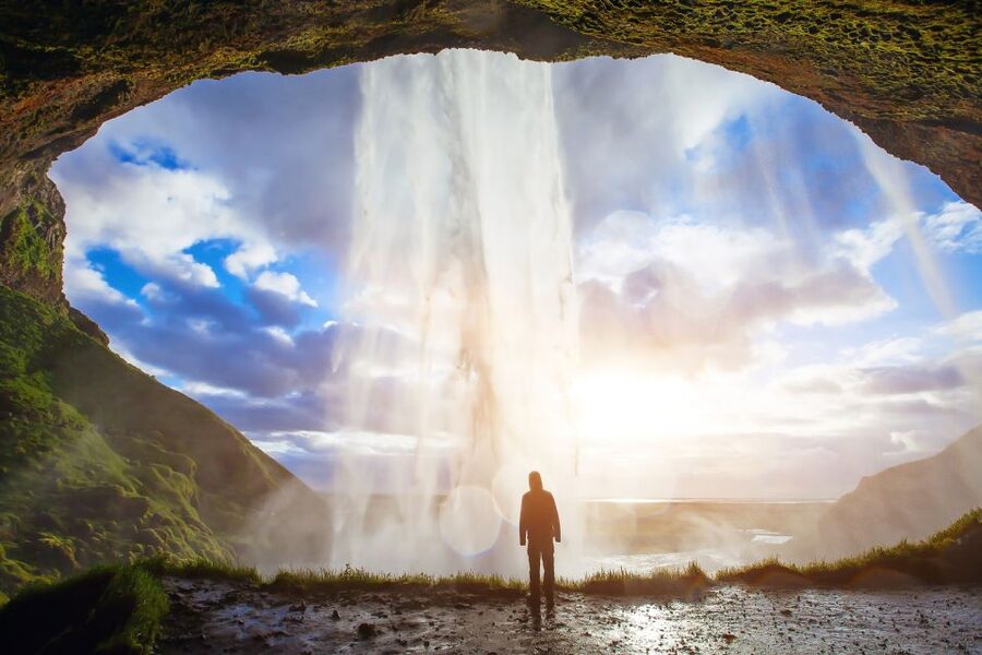 Reykjavík: South Coast Waterfalls, Black Sand & Glacier Tour - Vík: a practical lunch break with a view