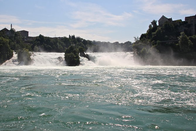 Rhine Falls Coach Tour incl. entry tickets from Zurich - Schaffhausen and the Munot Fortress on the return