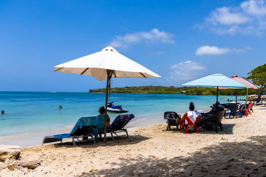 Rosario Islands -Barú : Agua Azul Beach, with lunch - What the $70 day is really buying