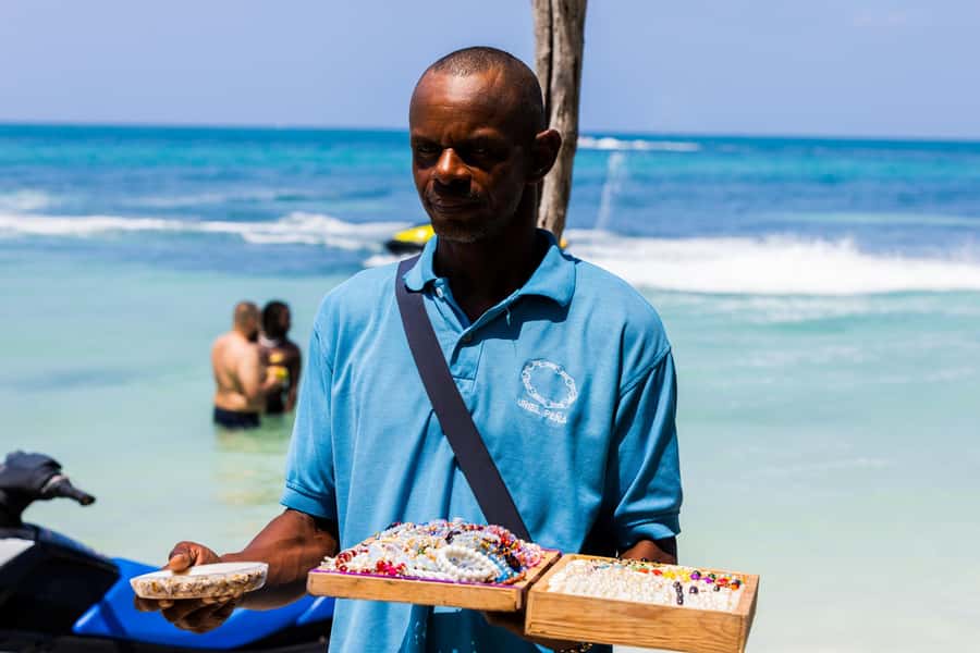 Rosario Islands -Barú : Agua Azul Beach, with lunch - The guides can make or break the day
