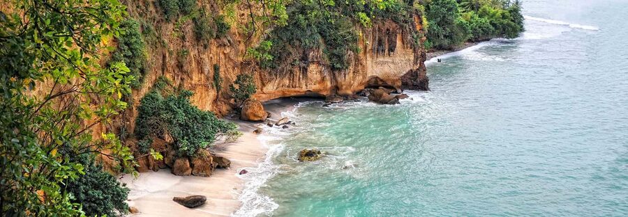 Roseau: Guided Day Trip to Popular Waterfalls - Emerald Pool and the longest stop