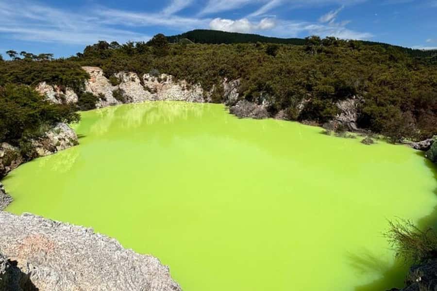 Rotorua & Taupo DayTour Waiotapu & Huka Falls from Auckland - A huge North Island day from Auckland