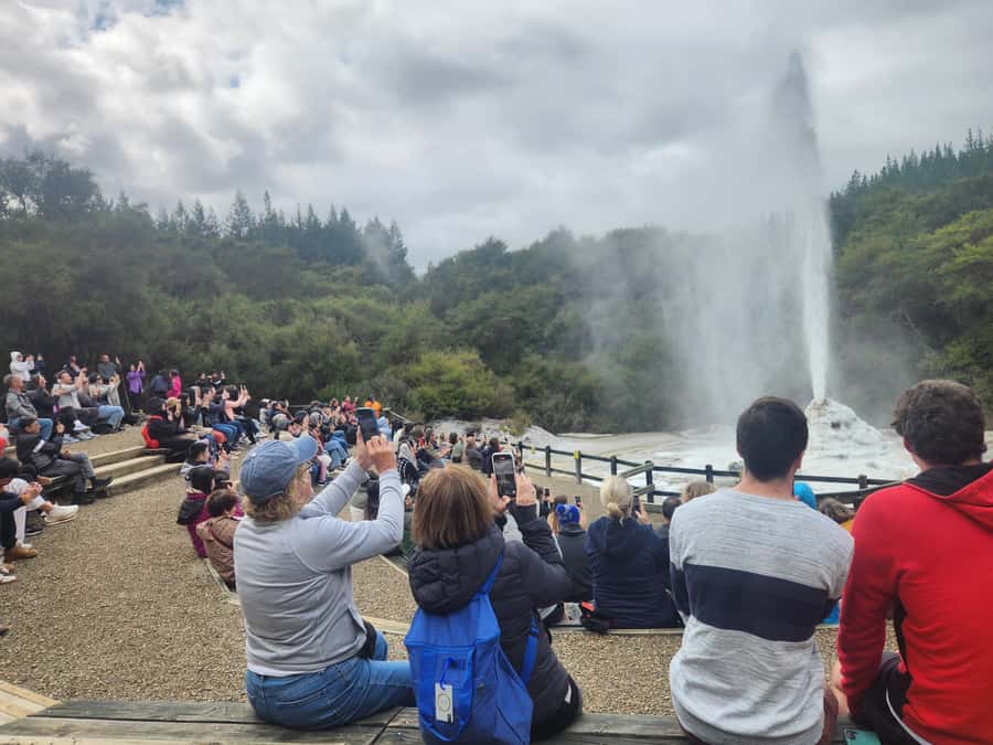 Rotorua & Taupo DayTour Waiotapu & Huka Falls from Auckland - Wai-O-Tapu’s color and volcanic drama
