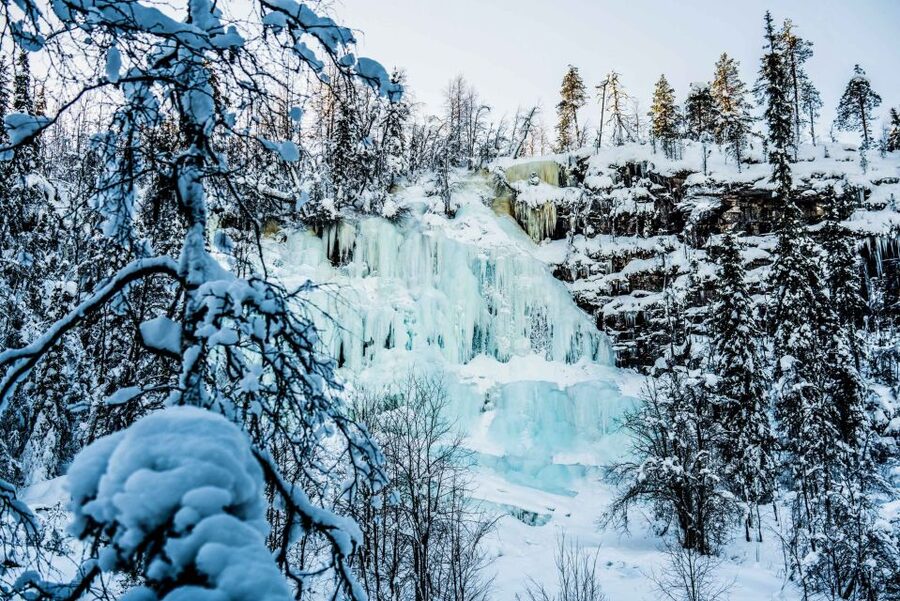 Rovaniemi: Frozen Waterfalls of Korouoma Canyon & Pro Photos - The 5-kilometre hike through forest and canyon