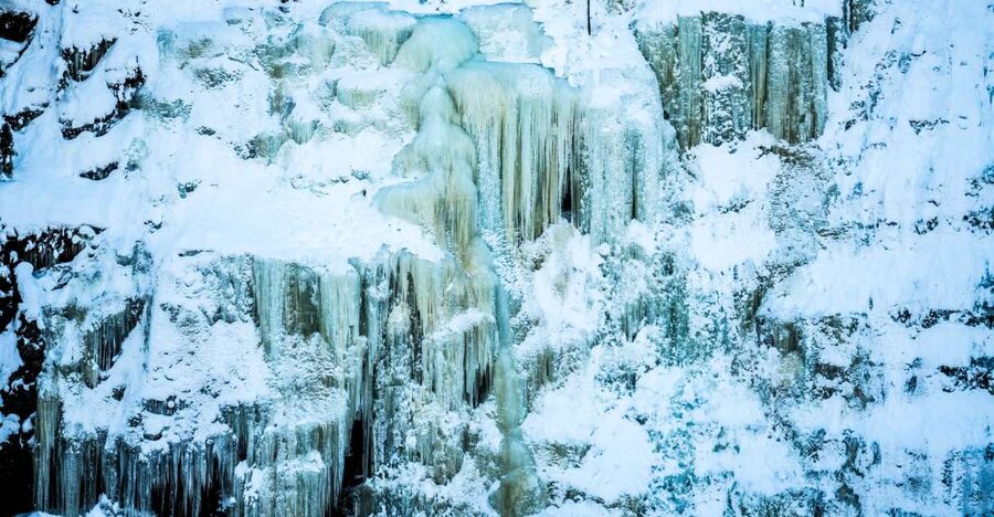 Rovaniemi: Frozen Waterfalls of Korouoma Canyon & Pro Photos - A Finnish fire lunch at the lean-to