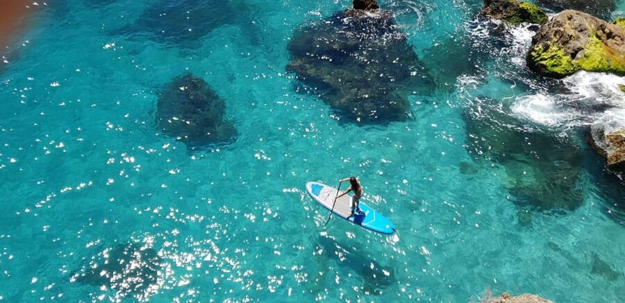 Ruta libre en paddel surf por la cascada de Nerja y Maro π - Choosing the right season and time