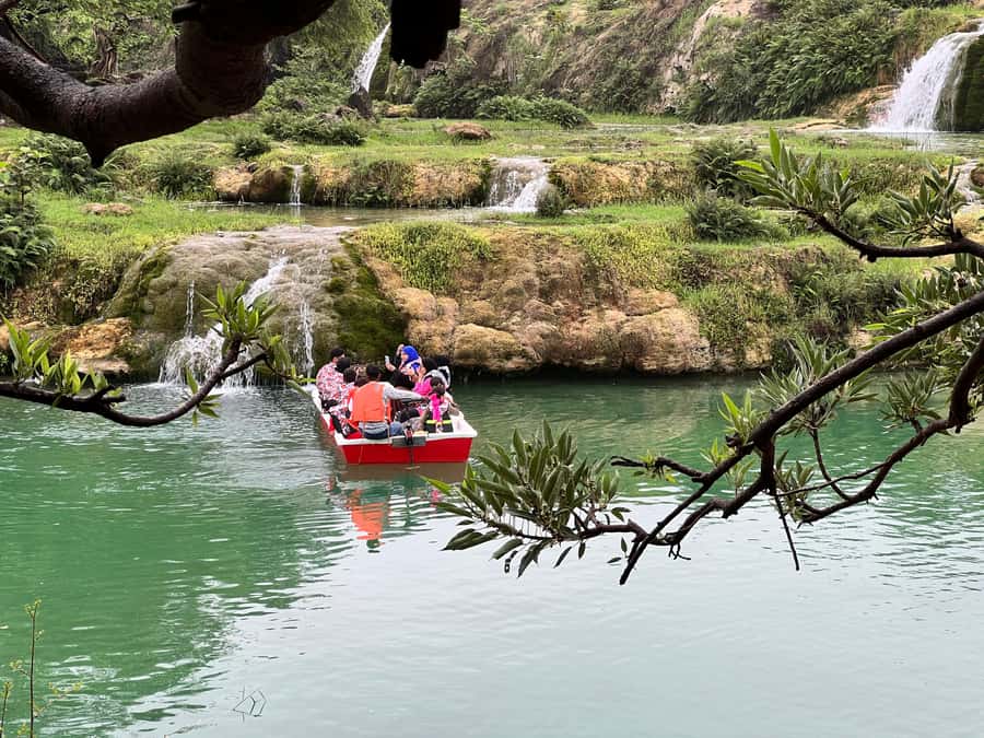 Salalah: Wadi Darbat, Jabal Samhan, Baobab, Mirbat Sand Dune - Gravity Hill adds a lighthearted stop