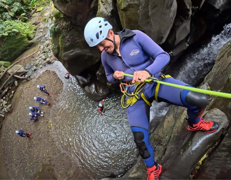 São Miguel: AdventurePark Canyoning Salto do Cabrito, Azores - Salto do Cabrito, where warm water meets volcanic rock