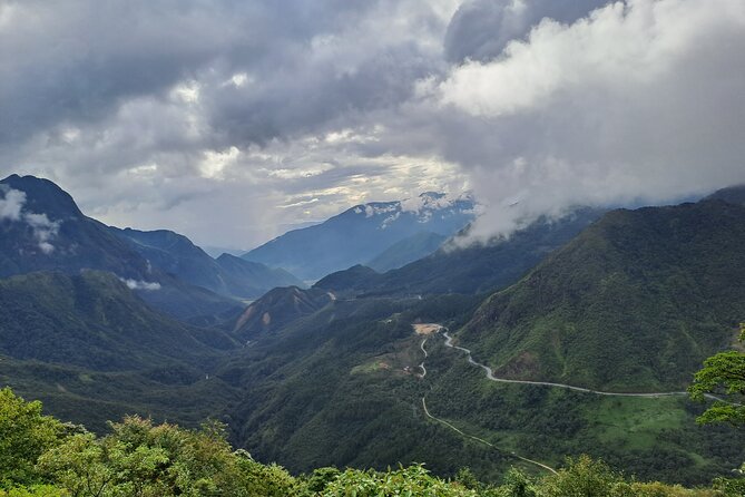 Sapa Love Silver Waterfall, Lonely Tree in Heaven Gate,San Sa Ho - Guides, pace, and the feel of a private day