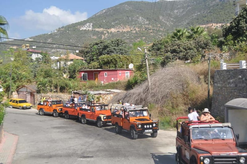 Sapadere Jeep Safari: Taurus Mountains, Waterfall & Cave - Lunch, fruit, and the village market