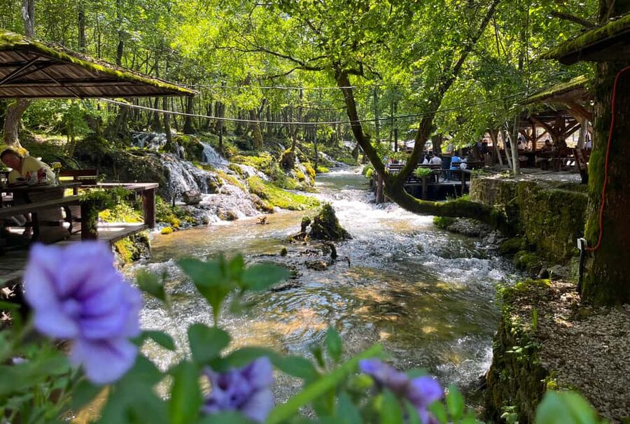 Sarajevo: Jajce Waterfall, Travnik & Pliva Lake Tour - Jajce Waterfall: Bosnia’s most dramatic urban sight