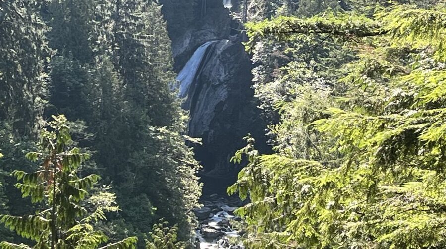 Seattle: Snoqualmie Falls and Twin Falls Guided Tour - The drive into the Cascades