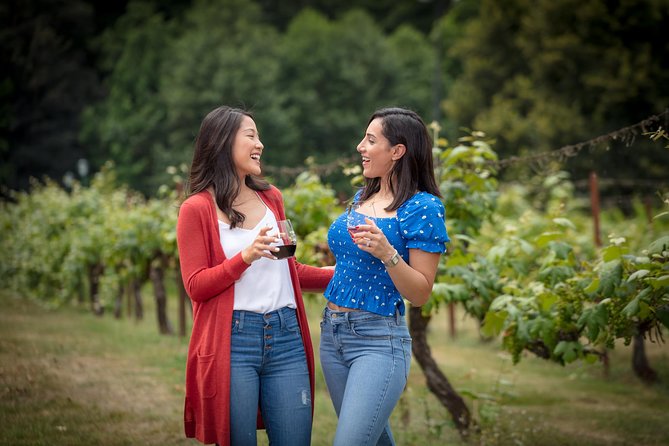 Seattle Wine & Snoqualmie Falls Highlights Tour - From Seattle bridges to Woodinville wine country