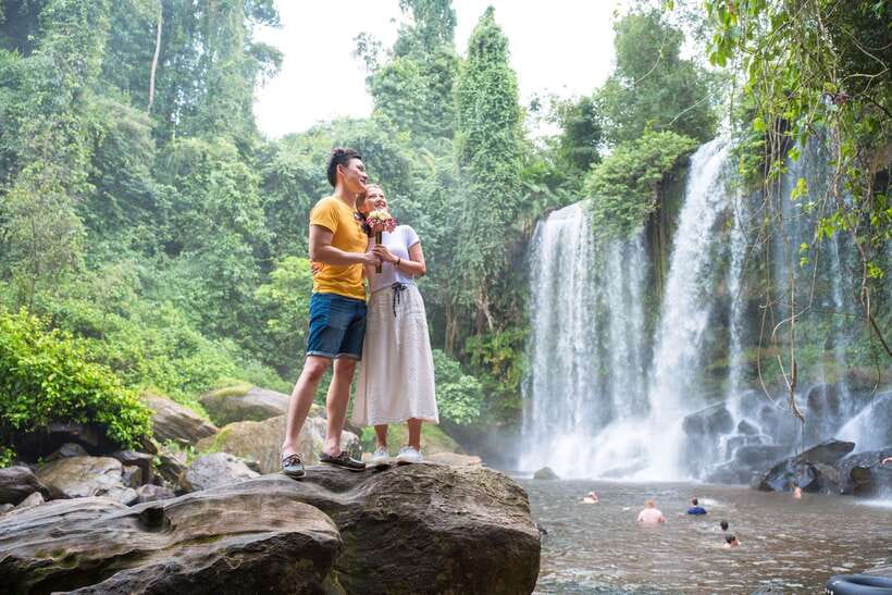 Shared tour: Kulen Mountain & Waterfalls - Small group - Palm sugar and the local market
