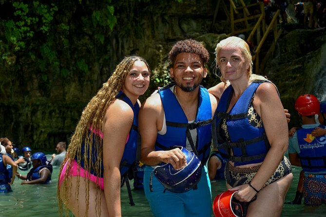 Short Excursions City Tour and 27 Waterfall Damajagua - A close look at Dominican cigar-making